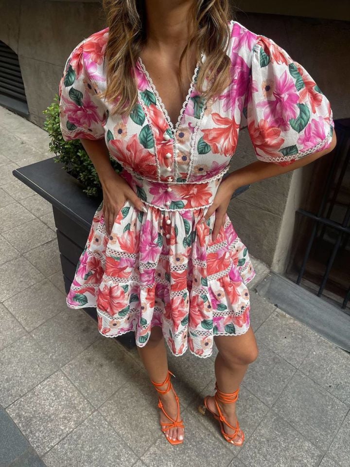 Pembe çiçekli floral çok renkli kabarık etekli elbise