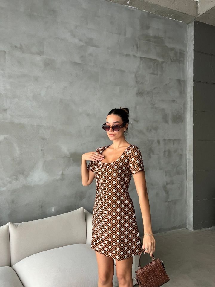 Geometrik Desenli Kısa Kollu Kahverengi Mini Elbise