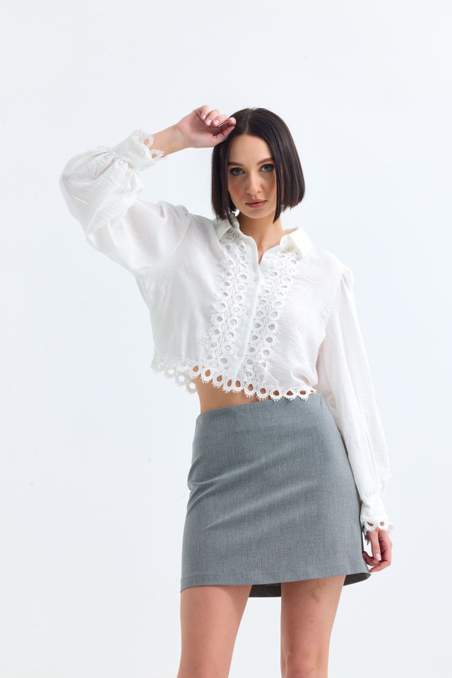 Kenarları Güpür Dantelli Crop Boy Poplin Beyaz Gömlek